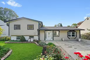 461 Rockhurst Rd, Bolingbrook, IL 60440 - Photo 2