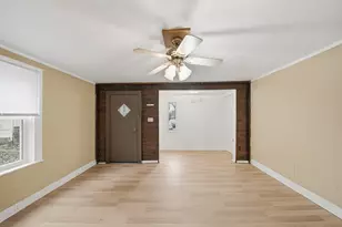 711 Park Pl, Sterling, IL 61081 - Photo 4