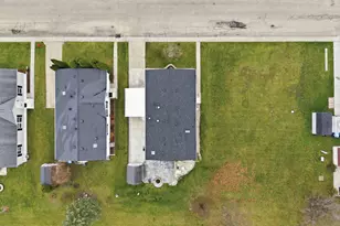 830 S 10th St, Dekalb, IL 60115 - Photo 38