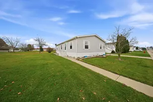 830 S 10th St, Dekalb, IL 60115 - Photo 32