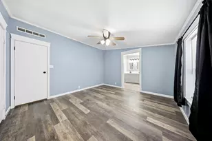830 S 10th St, Dekalb, IL 60115 - Photo 18