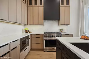 1615 W Irving Park Rd, Chicago, IL 60613 - Photo 4