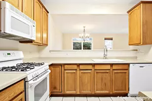 304 Whitaker Trail, McHenry, IL 60050 - Photo 4