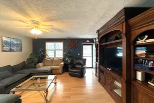 602 Sangamon Rd, Marquette Heights, IL 61554 - Photo 4