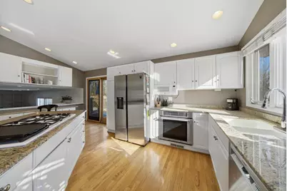 [Address not provided], La Grange Highlands, IL 60525 - Photo 12