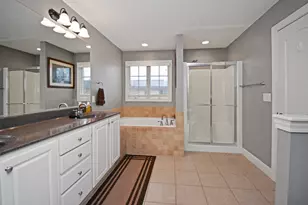 10 Deerfield Ct, Bloomington, IL 61705 - Photo 24