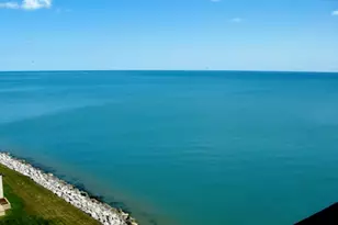 6301 N Sheridan Rd, Chicago, IL 60660 - Photo 2