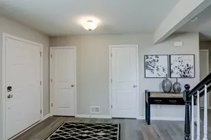 230 Piper Glen Ave, Oswego, IL 60543 - Photo 2