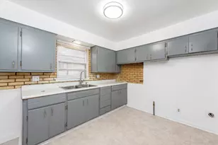 922 Landon Ave, Winthrop Harbor, IL 60096 - Photo 8