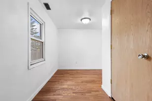 215 S Moore St, South Beloit, IL 61080 - Photo 6