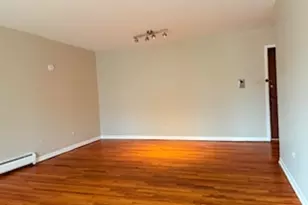 90 S 6th Ave, La Grange, IL 60525 - Photo 4