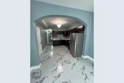 541 N Lawndale Avenue, Chicago, IL 60624 - Photo 2