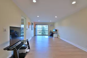 836 E Old Willow Road E, Prospect Heights, IL 60070 - Photo 12