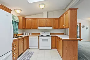 117 Parkwood Rd, Elgin, IL 60123 - Photo 8