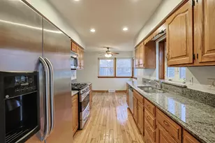 2 N Wisconsin Ave, Addison, IL 60101 - Photo 6