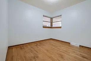 2 N Wisconsin Ave, Addison, IL 60101 - Photo 12