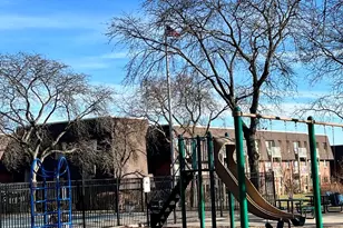 1 Villa Verde Dr, Buffalo Grove, IL 60089 - Photo 12