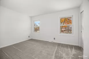 795 N Elmwood Dr, Aurora, IL 60506 - Photo 16