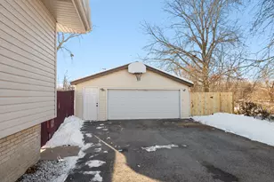 16380 Terry Ln, Oak Forest, IL 60452 - Photo 16