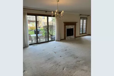 12 Queens Court, Westchester, IL 60154 - Photo 8