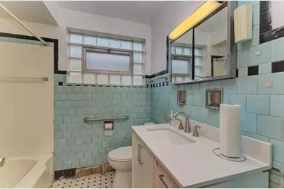 2243 E 92nd Place, Chicago, IL 60617 - Photo 8