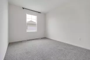 2016 Yellowstone Blvd, Mundelein, IL 60060 - Photo 18