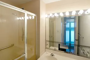 601 E 32nd St, Chicago, IL 60616 - Photo 8