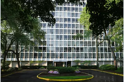 601 E 32nd Street #400, Chicago, IL 60616 - Photo 1