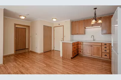 801 N McLean Boulevard #320, Elgin, IL 60123 - Photo 8