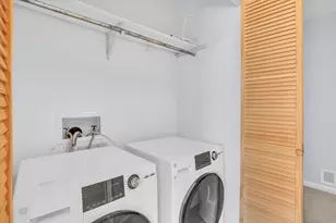 1306 Lancaster Dr, Champaign, IL 61821 - Photo 24