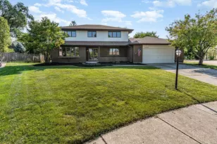 6345 Parkwood Ct, Oak Forest, IL 60452 - Photo 2