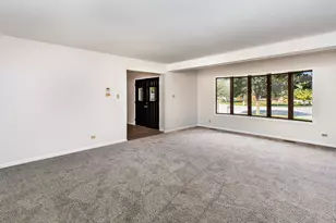 6345 Parkwood Ct, Oak Forest, IL 60452 - Photo 4