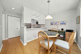 1943 N Charter Point Dr, Arlington Heights, IL 60004 - Photo 10