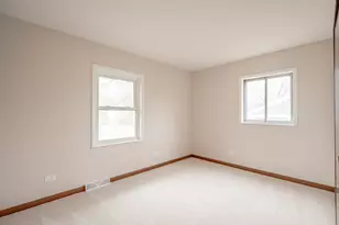 37 N Cedar Ln, Glenwood, IL 60425 - Photo 6