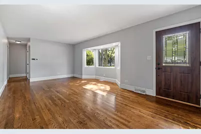 28W556 Forestview Avenue, Warrenville, IL 60555 - Photo 4