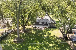 28W556 Forestview Ave, Warrenville, IL 60555 - Photo 2