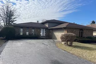 239 E 165th St, South Holland, IL 60473 - Photo 1