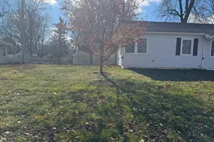 1709 W William St, Champaign, IL 61821 - Photo 2