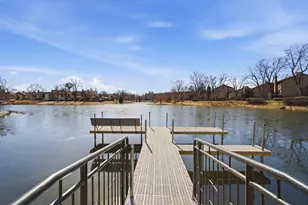 301 Lake Hinsdale Dr, Willowbrook, IL 60527 - Photo 26