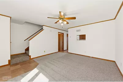 105 Colonial Parkway #B, Yorkville, IL 60560 - Photo 2