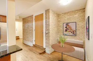 1549 W Sherwin Ave, Chicago, IL 60626 - Photo 2