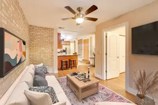 1549 W Sherwin Ave, Chicago, IL 60626 - Photo 4