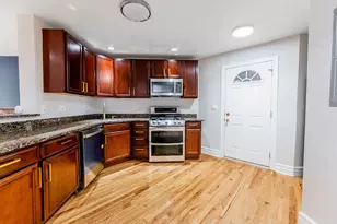 542 E 44th St, Chicago, IL 60653 - Photo 8