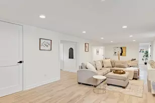 5625 W Leland Ave, Chicago, IL 60630 - Photo 18