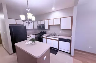 1533 Keystone Ct, Elgin, IL 60120 - Photo 8