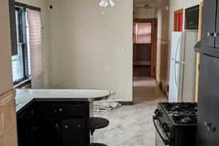 7935 S East End Ave, Chicago, IL 60617 - Photo 4