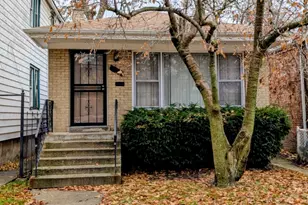 7935 S East End Ave, Chicago, IL 60617 - Photo 1