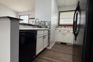 3627 Linden Dr, Island Lake, IL 60042 - Photo 6