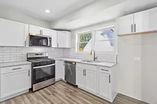 727 Selborne Rd, Riverside, IL 60546 - Photo 4