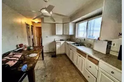 9315 S East End Avenue, Chicago, IL 60617 - Photo 6